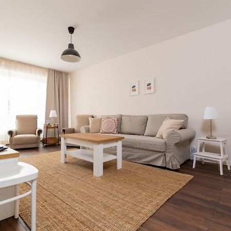 Homey 1-Bd Apartment Sofia Bagian luar foto