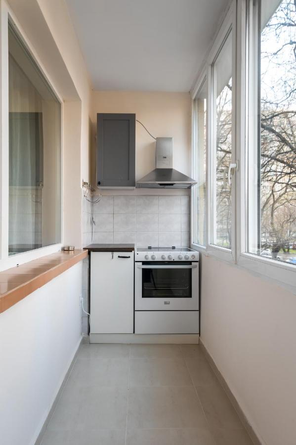 Homey 1-Bd Apartment Sofia Bagian luar foto