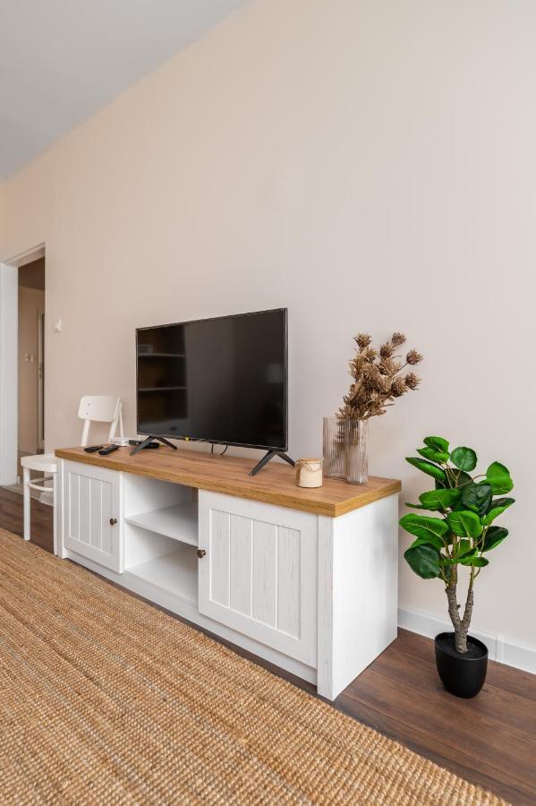 Homey 1-Bd Apartment Sofia Bagian luar foto