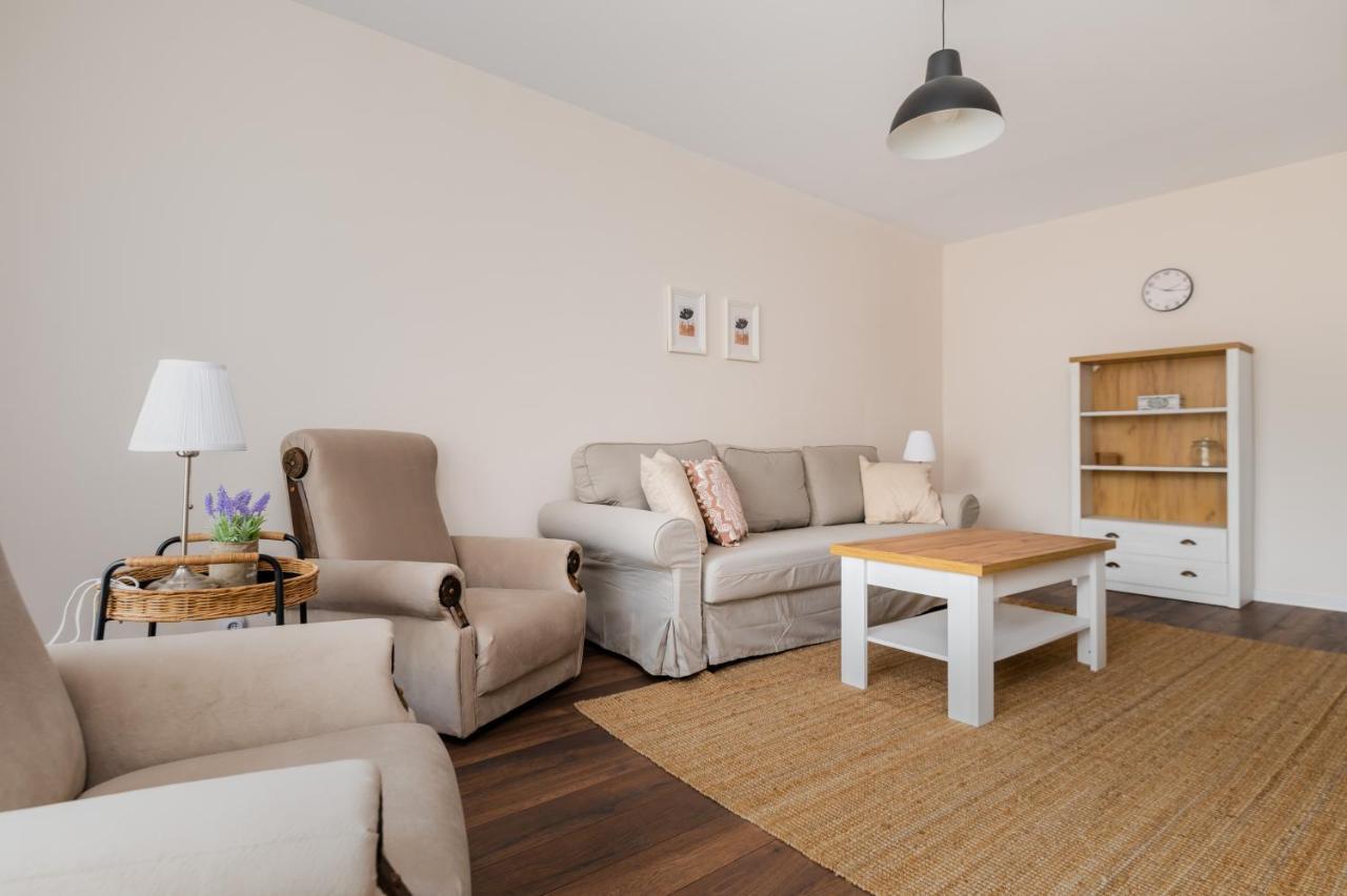 Homey 1-Bd Apartment Sofia Bagian luar foto
