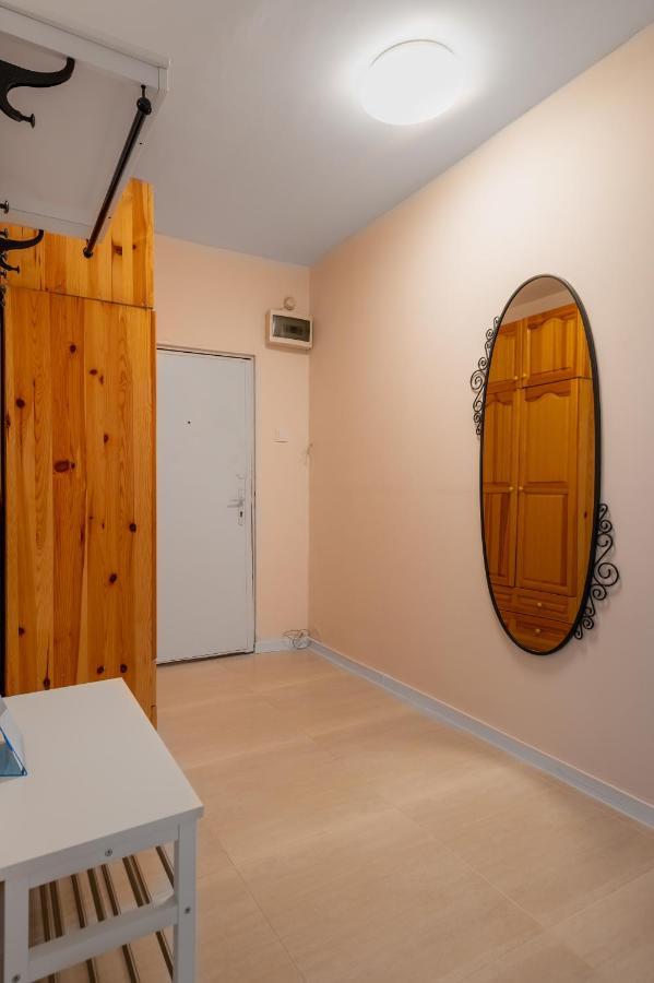 Homey 1-Bd Apartment Sofia Bagian luar foto