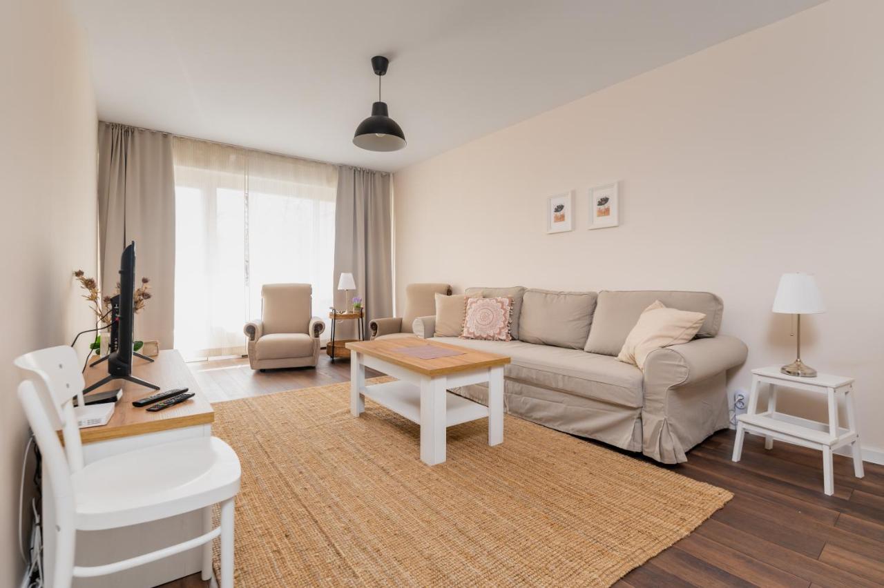 Homey 1-Bd Apartment Sofia Bagian luar foto
