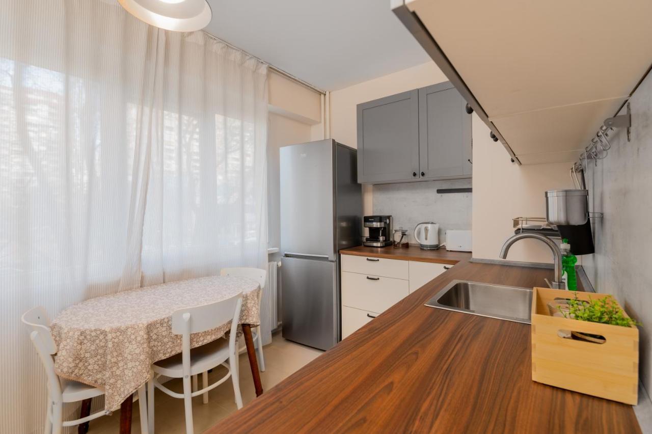 Homey 1-Bd Apartment Sofia Bagian luar foto